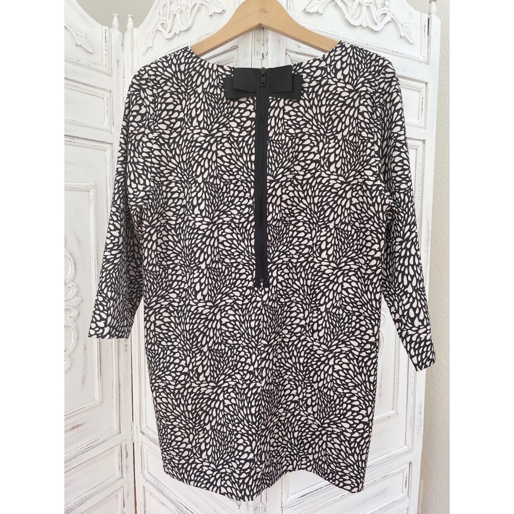 Essential Antwerp Patterned Bow Back Shift Dress - image 8